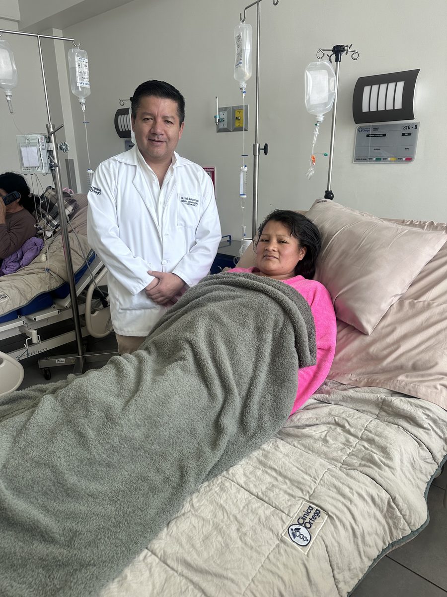 Dr. Huatuco con paciente