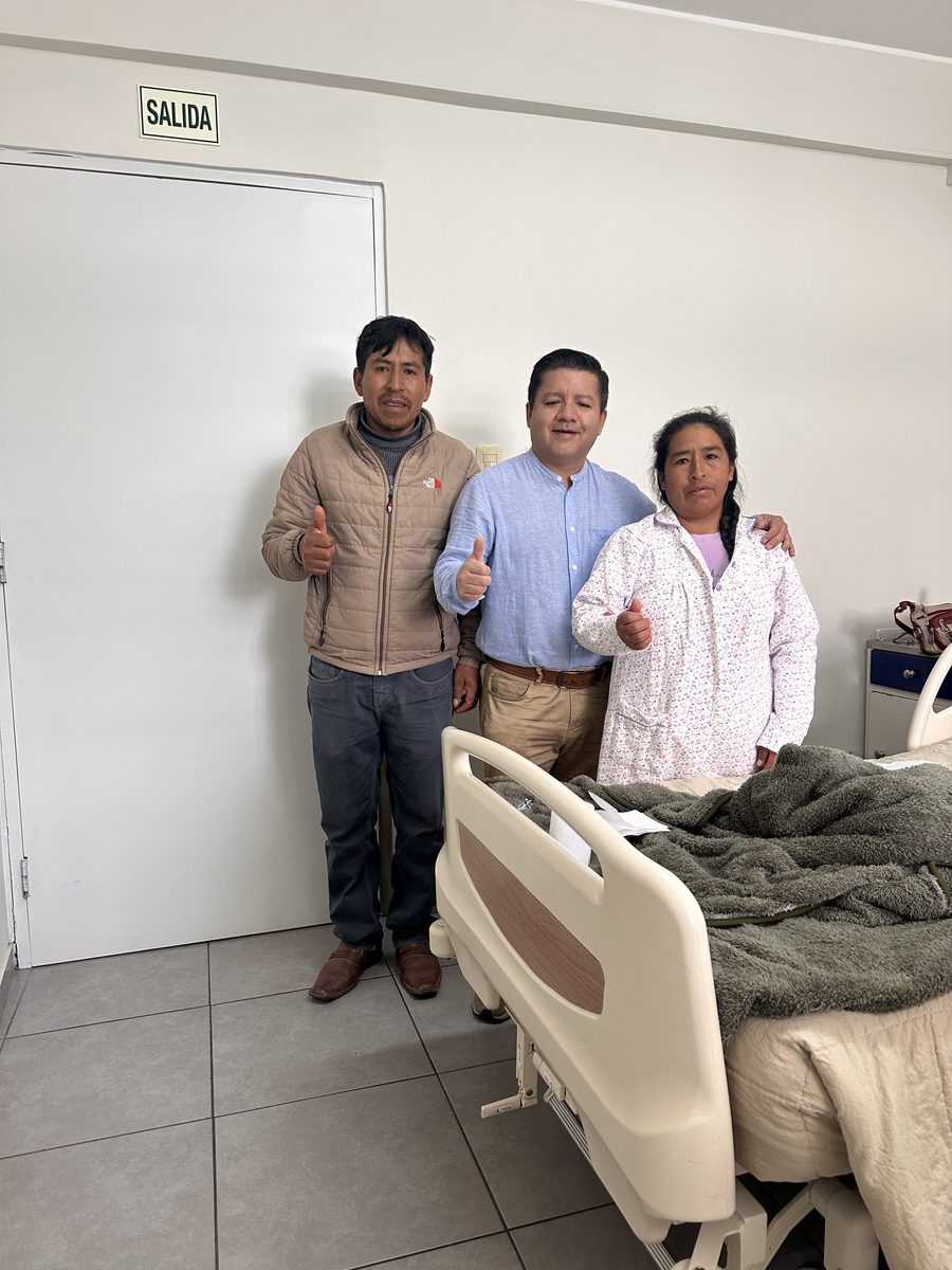 Doctor con pacientes